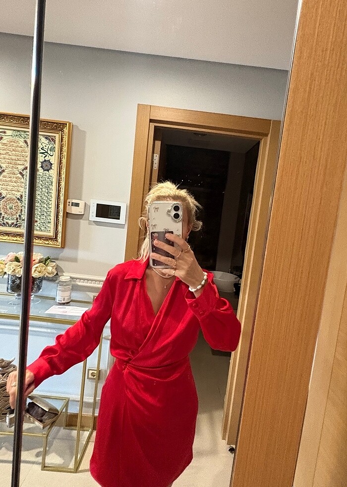 Kırmızı elbise - Görsel 4