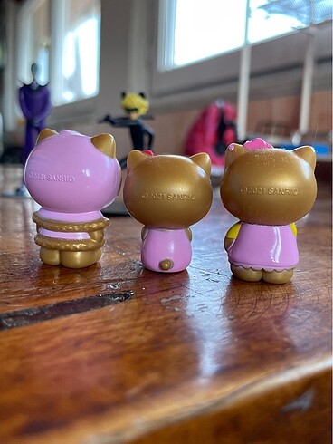  Sanrio hello kitty figür ortadaki kaldı sadece
