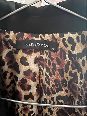 Trendyol & Milla Trendyol Curve Siyah Leopar Detaylı Ceket