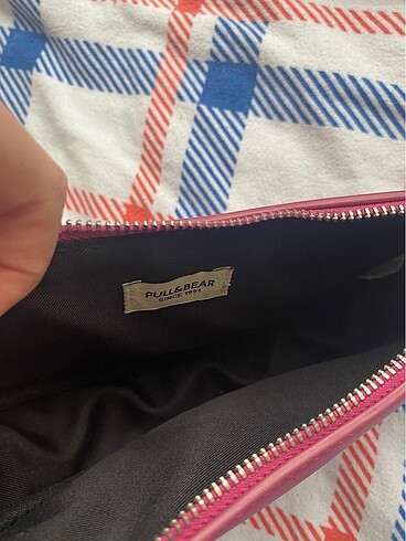 Pull and Bear pull & bear pembe kol çantası. hiçbir kusuru yok.