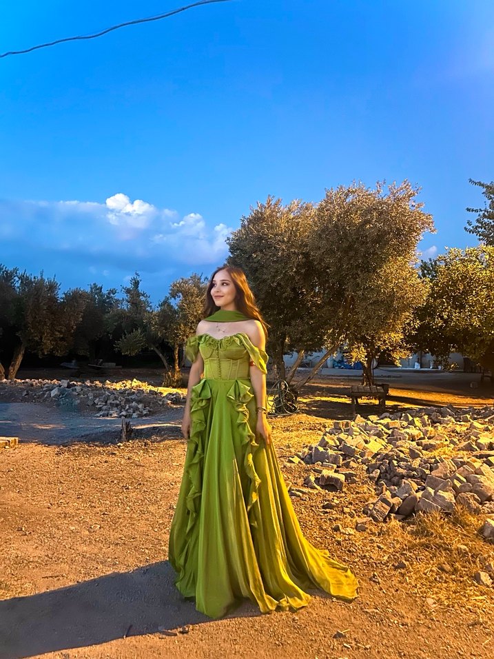 Yeşil Straplez Fırfırlı Uzun Abiye Elbise - Görsel 2