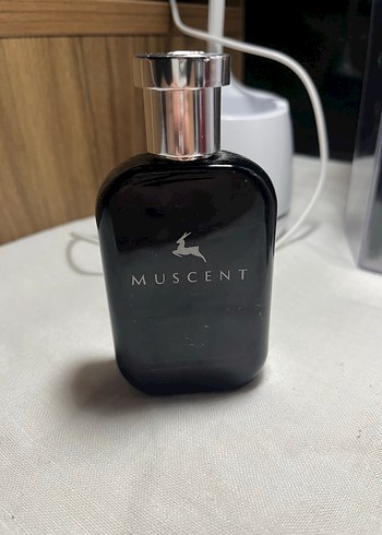 Muscent Kadın Parfümü Siyah Şişe
