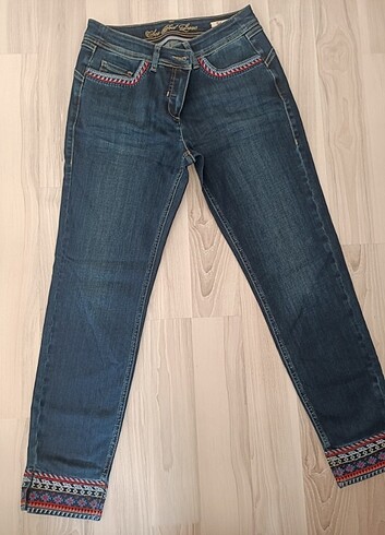 Nakışlı jean
