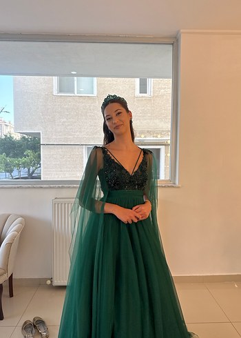 Yeşil İşlemeli Drapeli Uzun Kollu Abiye Elbise