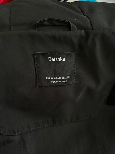 m Beden siyah Renk Bershka Mont