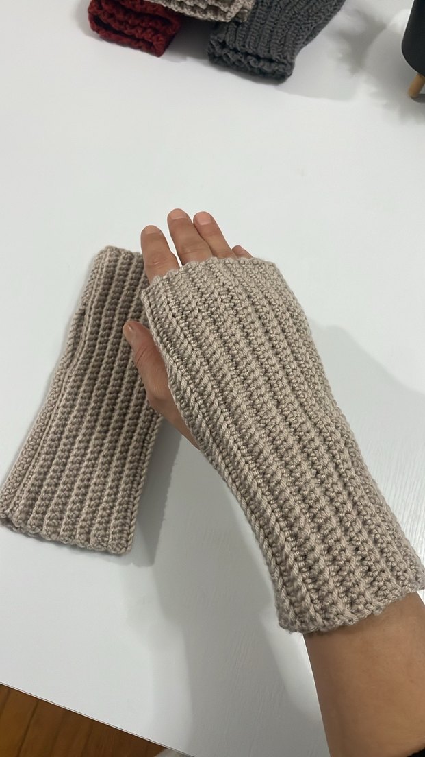 Gri Örgü Parmaksız Kadın Eldiveni - Görsel 3