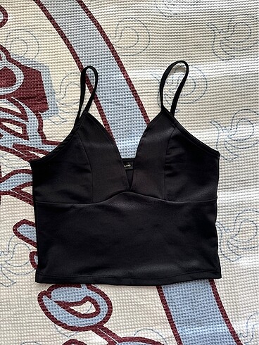 Siyah Crop