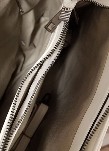 Yves Saint Laurent Kol çantası 