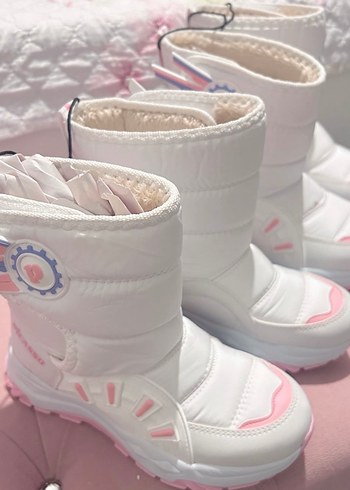 Sıfır Kız Çocuk Nakışlı Cırtlı Kar Botu - Görsel 2