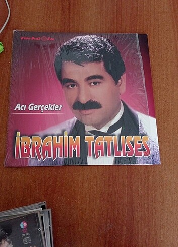 Plak sıfır sadece ambalajı açıldı..kaset kayıt temiz
