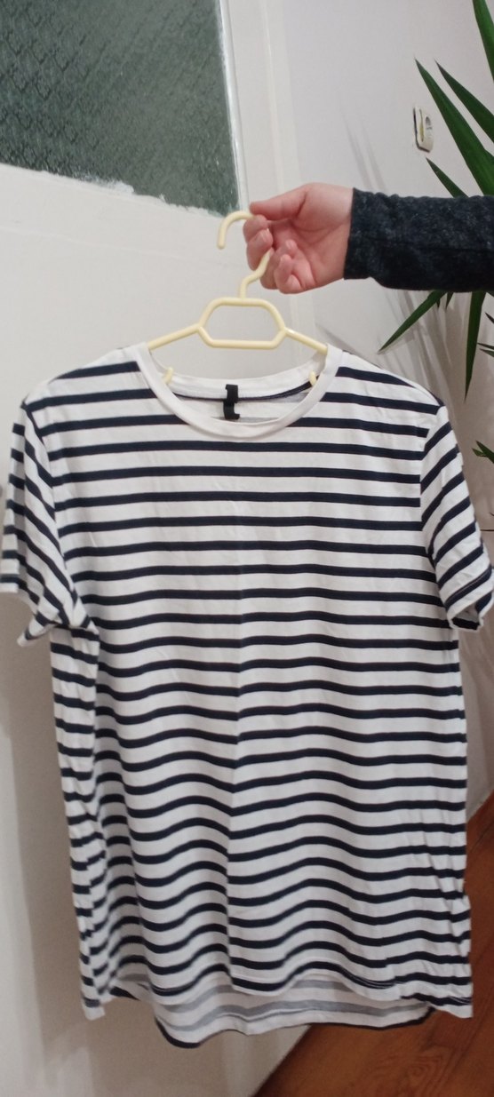 Beyaz Gri Çizgili Kısa Kollu Kadın Tişört - Görsel 2