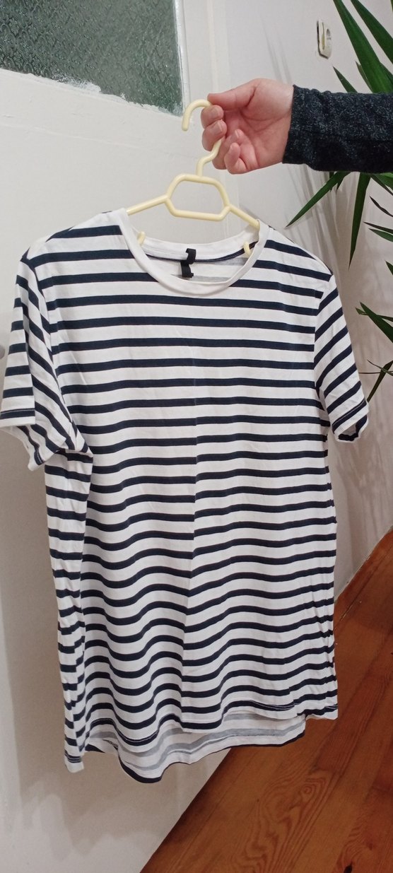 Beyaz Gri Çizgili Kısa Kollu Kadın Tişört - Görsel 3