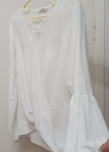 Beyaz V Yaka Askılı Bluz - Görsel 6
