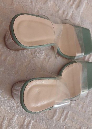 Şeffaf Bantlı Yeşil Kadın Topuklu Terlik - Görsel 2