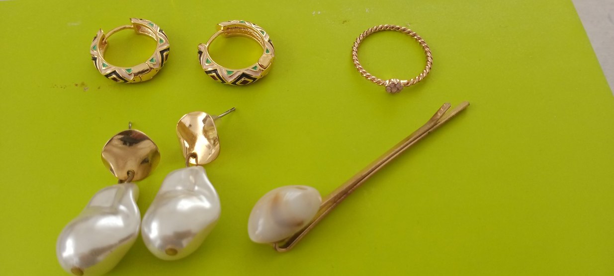 Desenli Altın Renkli Boncuklu  küpe yüzük - Görsel 2