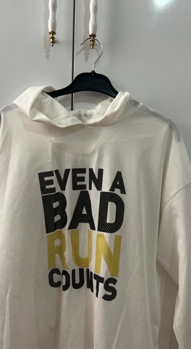 Beyaz Zincir Detaylı Kadın Sweatshirt - Görsel 3