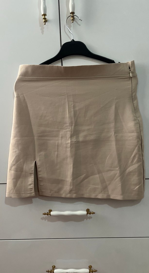 Bej Mini Etek, Dar Kesim, Sokak Stili - Görsel 2