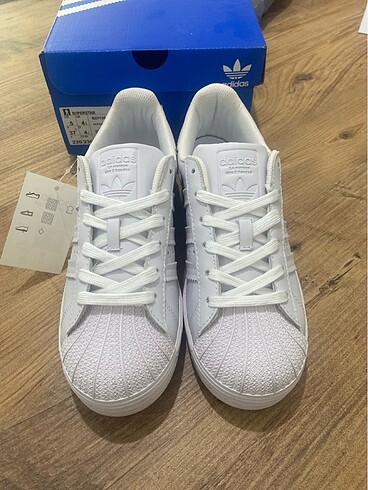 Adidas süperstar ayakkabı