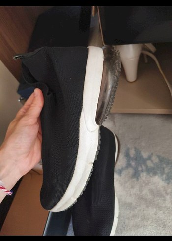 Siyah Cırt Cırtlı Stiletto Topuklu Spor Ayakkabı