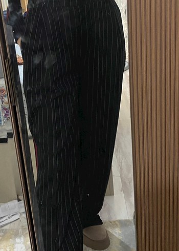 Kadın Siyah Pilili Kumaş Pantolon - Görsel 3