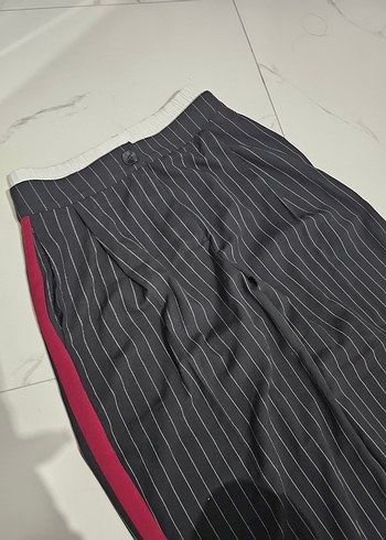 Kadın Siyah Pilili Kumaş Pantolon - Görsel 4