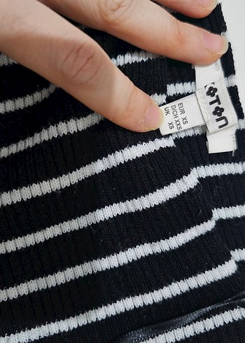 Kadın Siyah Çizgili Pliseli kazak - Görsel 3