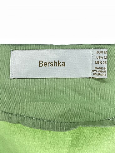 m Beden yeşil Renk Bershka Bomber %70 İndirimli.