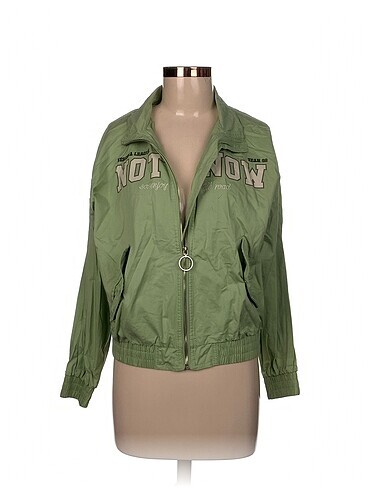 Bershka Bomber %70 İndirimli.