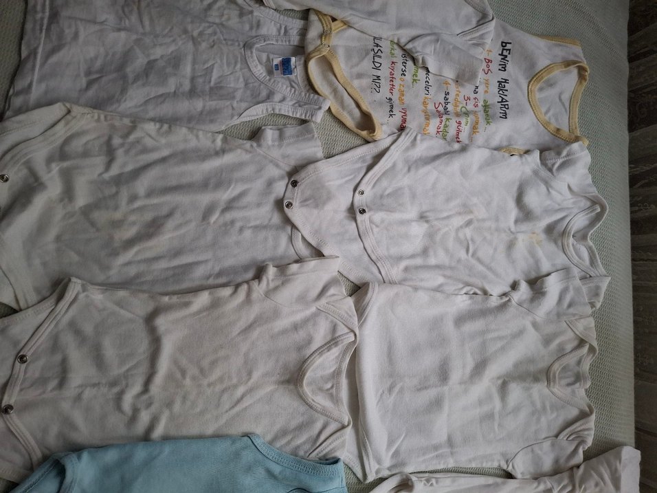 Beyaz Pamuklu Erkek Bebek Askılı Body - Görsel 4