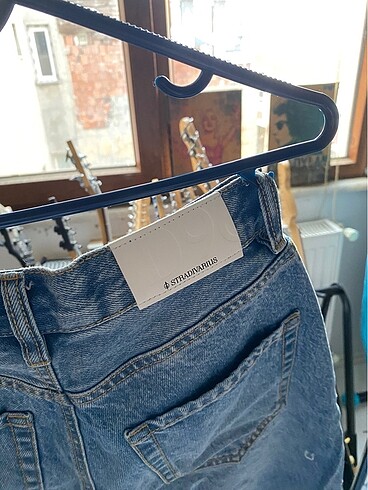 34 Beden mavi Renk D96 STRADİVARİUS JEAN