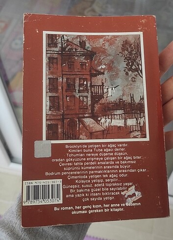  Bir genç kız yetişiyor
