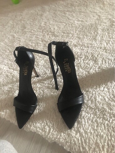 Siyah topuklu ayakkabı - Görsel 5