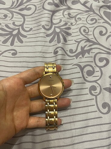 Guess pırlantalı kadın saat