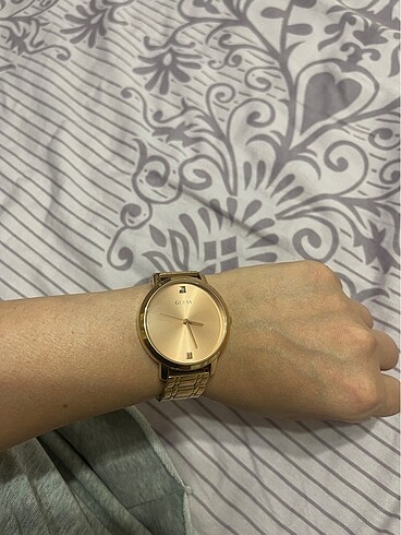 Guess Guess pırlantalı kadın saat