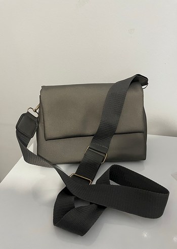 Gri Deri Kemer Detaylı Kadın Çanta - Görsel 2