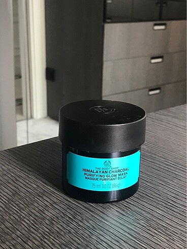 The Body Shop Himalayan Charcoal Aydınlatıcı Maske