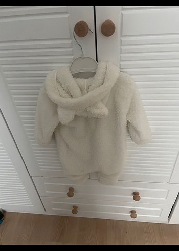 Kürklü Kapüşonlu Beyaz Bebek Kız Tulumu
