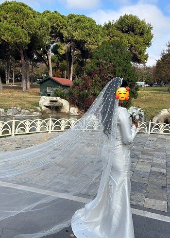 Uzun Kollu Yüksek Yakalı Beyaz Düz Gelinlik - Görsel 2