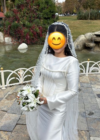 Uzun Kollu Yüksek Yakalı Beyaz Düz Gelinlik - Görsel 3