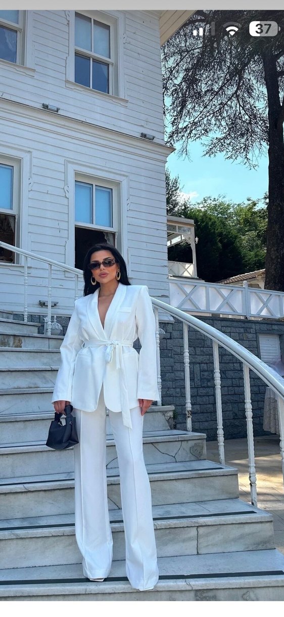 Beyaz Kuşaklı Kadın Uzun Takım Elbise - Görsel 2