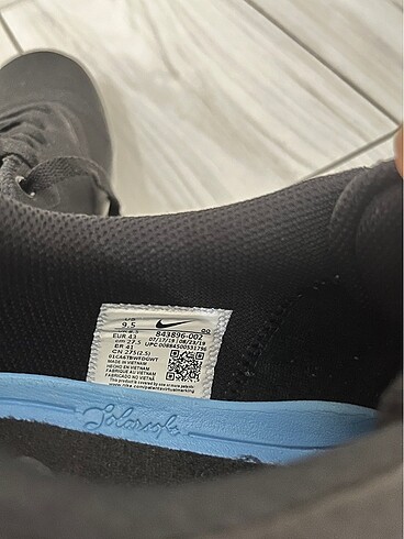 43 Beden siyah Renk Orijinal Nike Ayakkabi