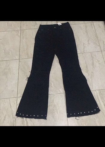 Trendyol & Milla Siyah Metal Detayli Yuksek Bel Denim Pantolon