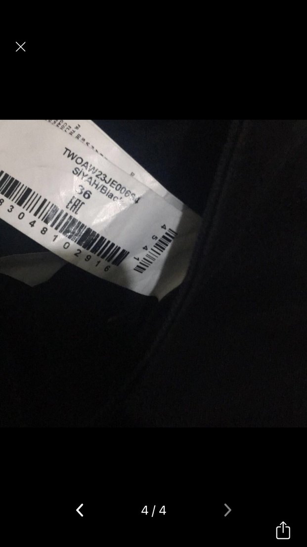 Siyah Metal Detaylı Yüksek Bel Denim Pantolon — görsel 4/5