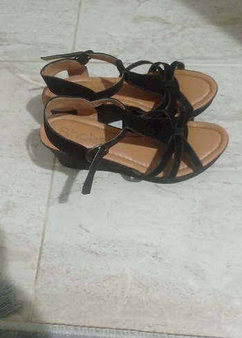 Shoes & More Kahverengi Dolgu Topuklu Kadın Sandalet