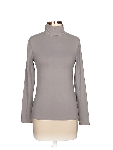 Stradivarius Bluz %70 İndirimli.