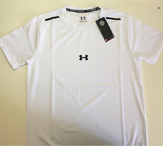 Under Armour T-shirt
