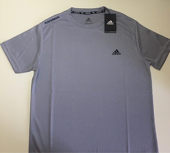 Adidas T-shirt