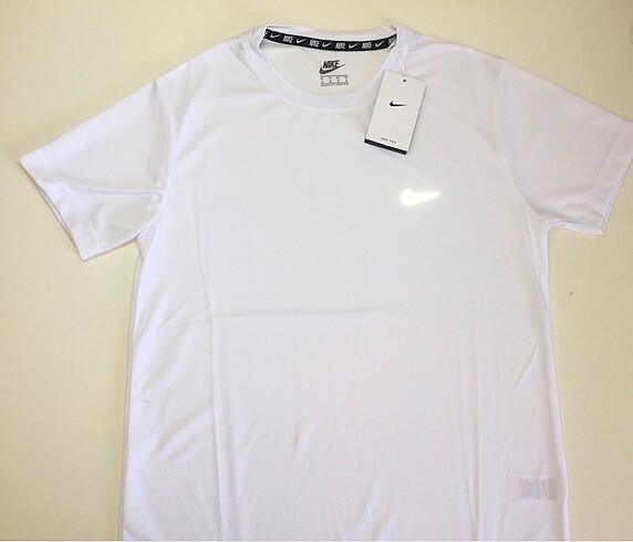 Nike T-shirt