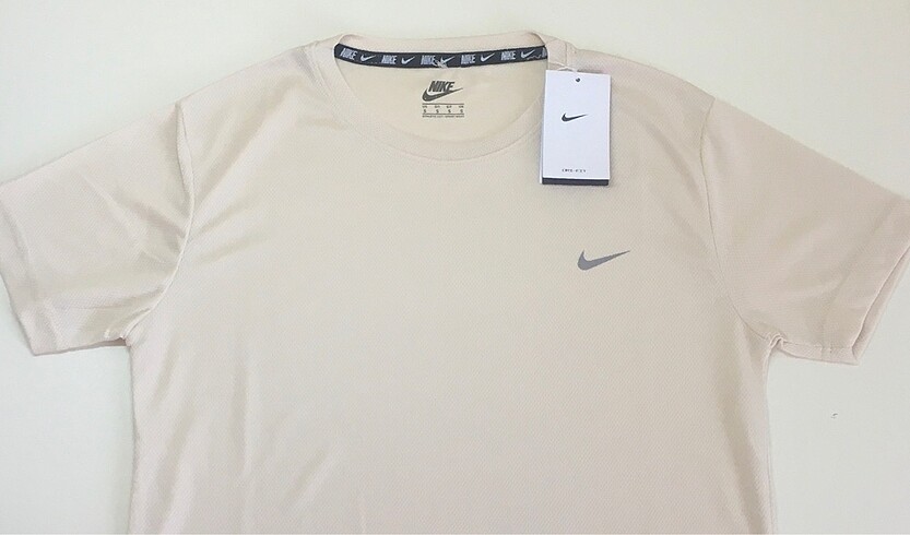 s Beden Nike T-shirt