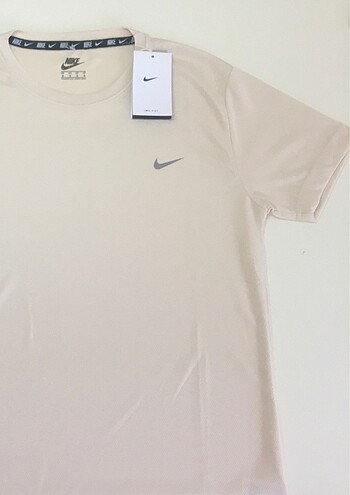 s Beden ten rengi Renk Nike T-shirt